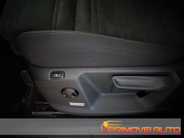 Volkswagen Touran 2.0 TDI 116CV SCR DSG Comfortline BlueMotion Tech. usato a CASTELNUOVO RANGONE