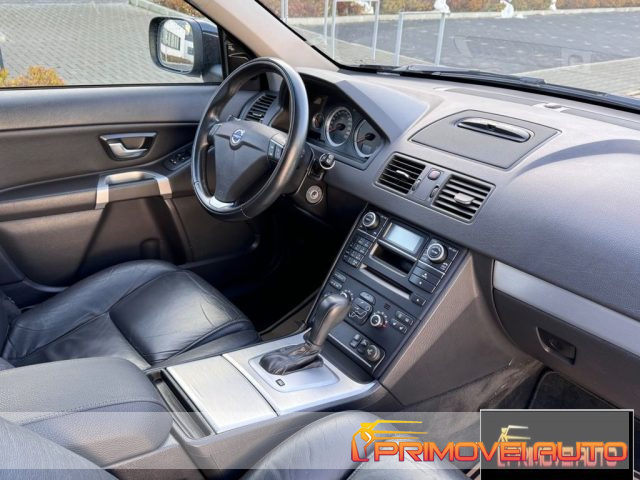 Volvo XC90 D5 AWD Momentum - foto 4 di 4