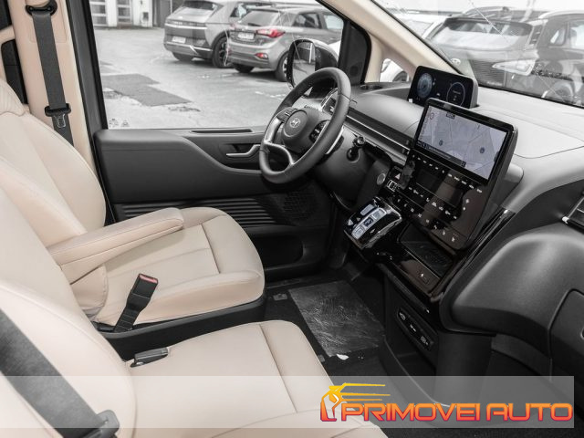 Hyundai STARIA 2.2 AT Prime a 9 posti - foto 2 di 4