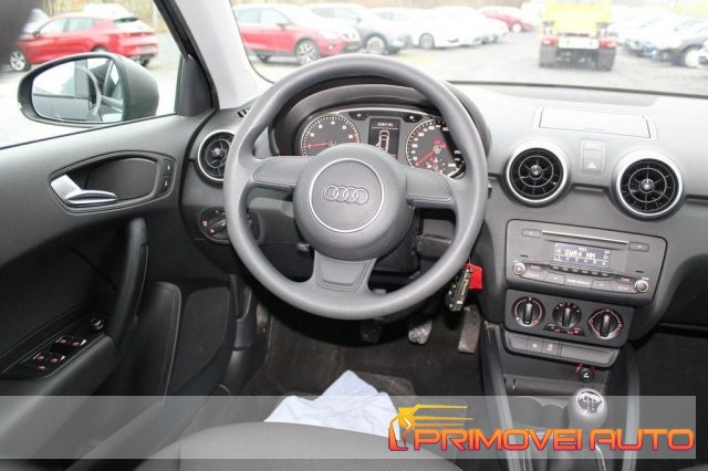 Audi A1 1.0 82 CV TFSI Attraction - foto 2 di 4