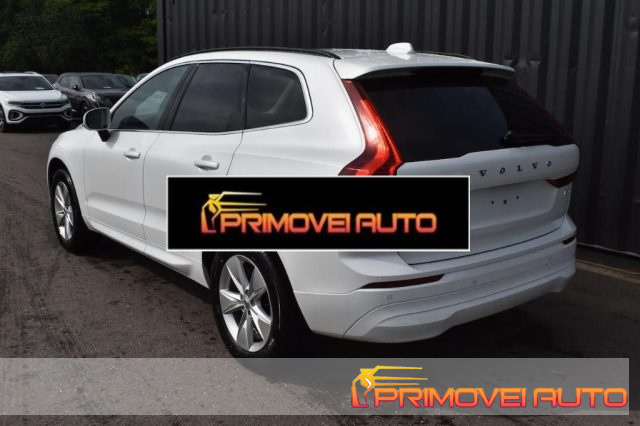 Volvo XC60 B4 automatico Essential - foto 2 di 4