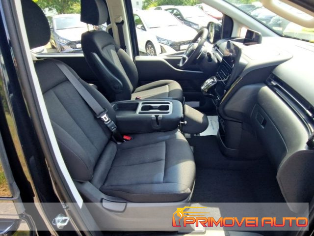 Hyundai STARIA 2.2 MT 2WD 9 posti Trend - foto 2 di 4