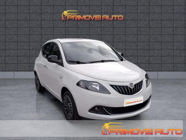 Lancia Ypsilon 1.0 FireFly 5 porte S&S Hybrid Platino usato a CASTELNUOVO RANGONE