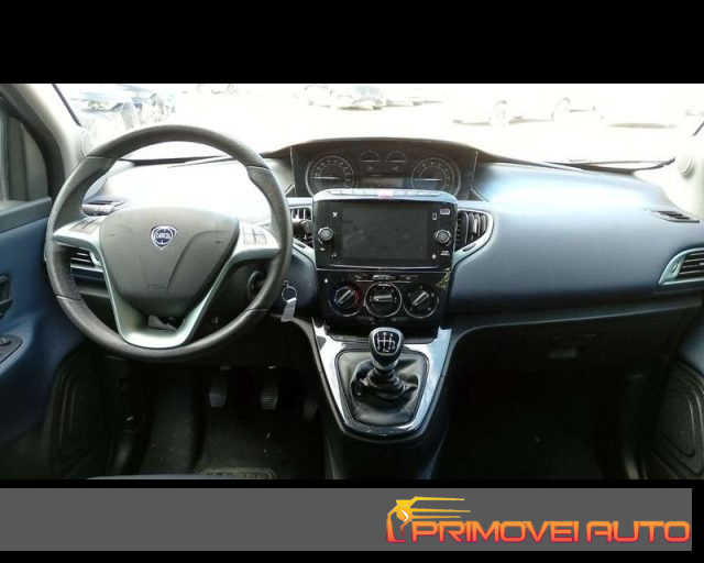 Lancia Ypsilon 1.0 FireFly 5 porte S&S Hybrid Gold Plus usato a CASTELNUOVO RANGONE