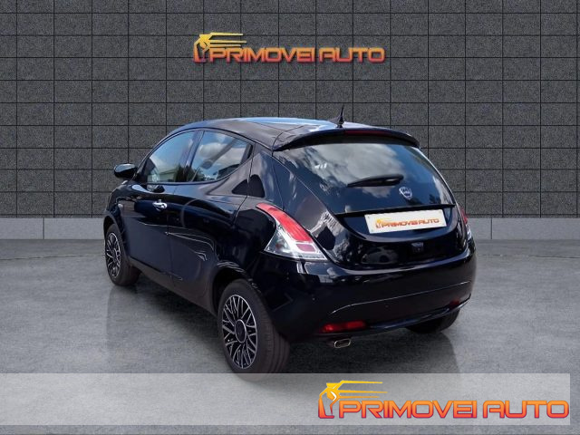 Lancia Ypsilon 1.0 FireFly 5 porte S&S Hybrid Platino - foto 4 di 4