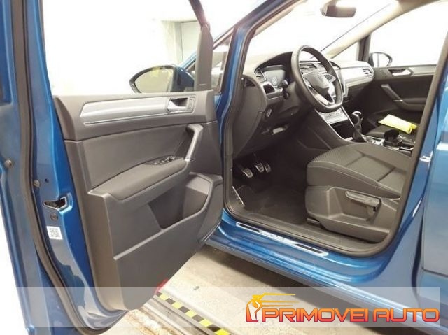 Volkswagen Touran 2.0 TDI 122 CV Active BlueMotion Technology usato a CASTELNUOVO RANGONE
