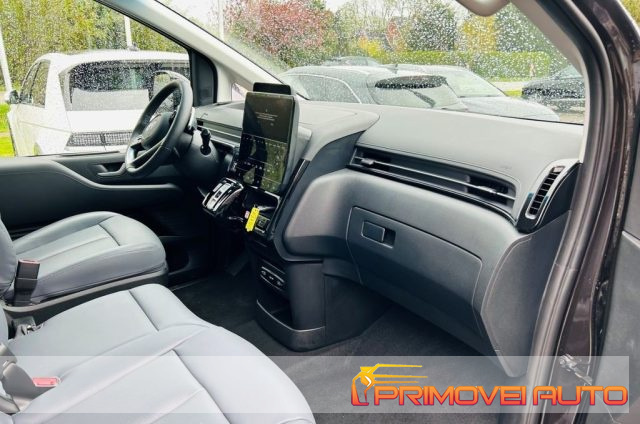 Hyundai STARIA 2.2 AT 2WD 9 posti usato a CASTELNUOVO RANGONE