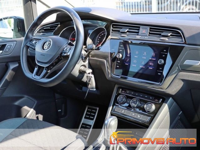 Volkswagen Touran 1.6 TDI 11 CV SCR DSG usato a CASTELNUOVO RANGONE