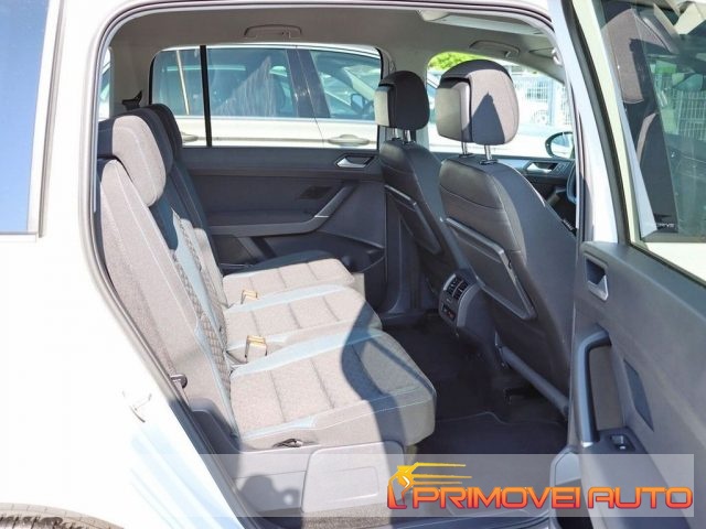Volkswagen Touran 1.6 TDI 11 CV SCR DSG usato a CASTELNUOVO RANGONE