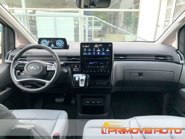 Hyundai STARIA 2.2 AT 4WD 9 posti usato a CASTELNUOVO RANGONE