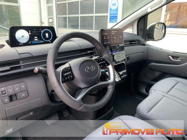 Hyundai STARIA 2.2 AT 4WD 9 posti - foto 2 di 4