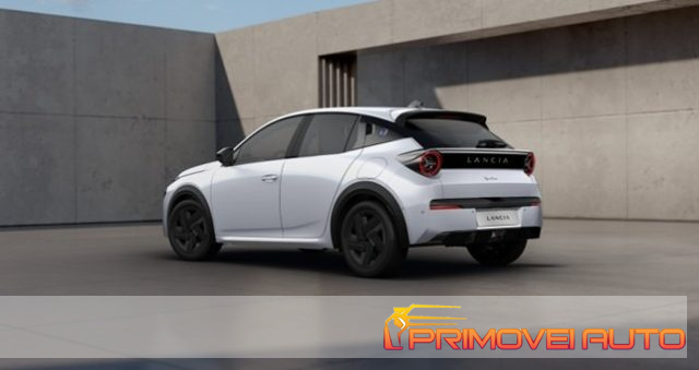 Lancia Ypsilon Hybrid e-DCT - foto 3 di 4