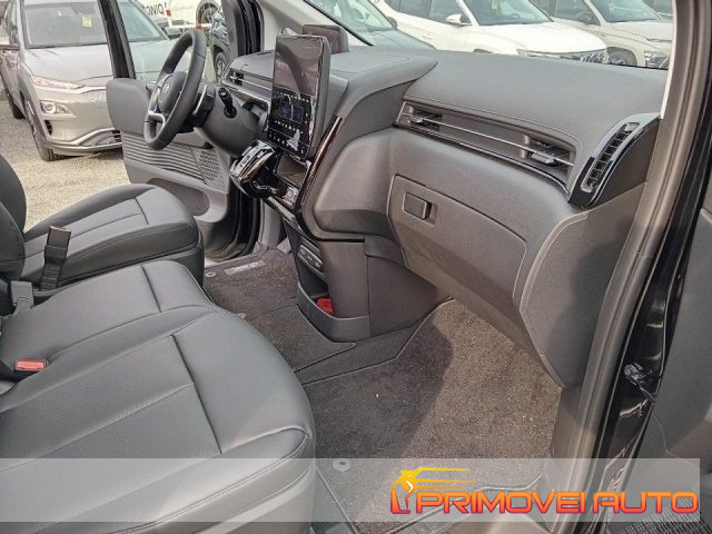 Hyundai STARIA 2.2 AT 2WD 9 posti - foto 2 di 4