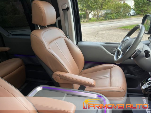 Hyundai STARIA 2.2 AT AWD 7 posti - foto 3 di 4
