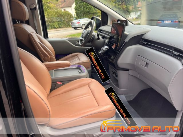 Hyundai STARIA 2.2 AT AWD 7 posti - foto 2 di 4
