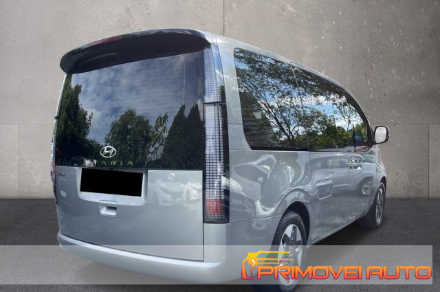 Hyundai STARIA 2.2 AT 2WD 9 posti - foto 2 di 4