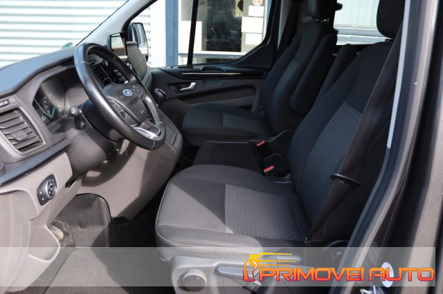 Ford Tourneo Custom 320 2.0 TDCi 130CV L2 Trend - foto 3 di 4