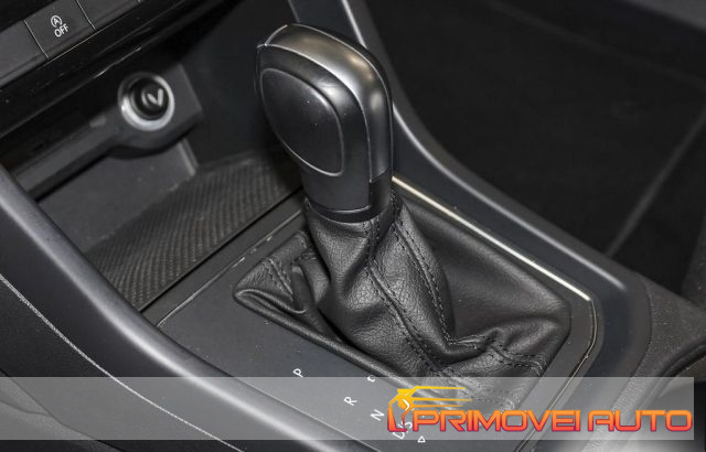 Volkswagen Touran 2.0 TDI 150 CV SCR DSG Active, del 2021, 60.000 km, in vendita a Castelnuovo Rangone (MO)