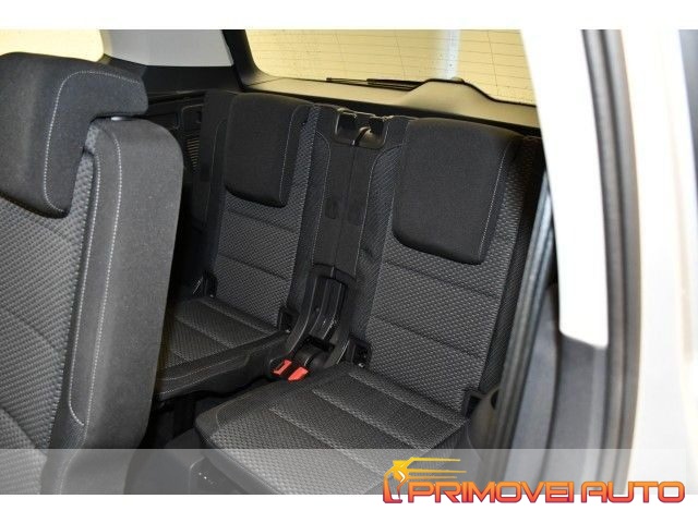 Volkswagen Touran 2.0 TDI 150 CV SCR DSG R-Line - foto 4 di 4