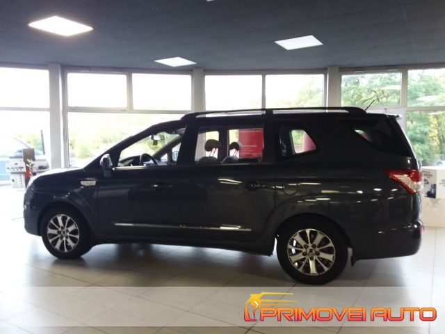 SsangYong Rodius 2.2 Diesel 4WD A/T usato a CASTELNUOVO RANGONE