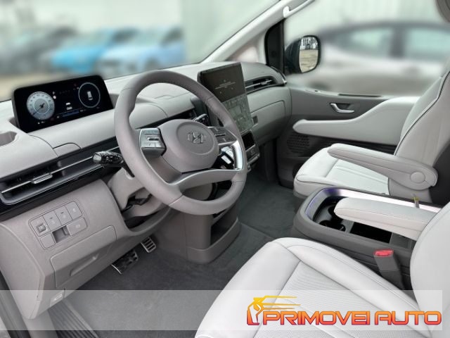 Hyundai STARIA 2.2 AT 2WD 7 posti - foto 2 di 4