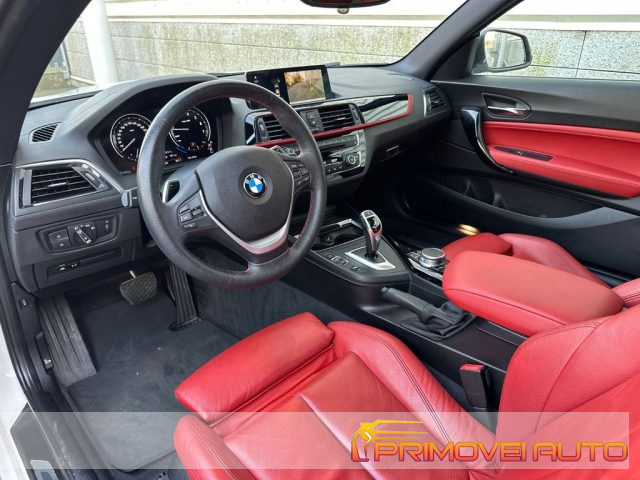 BMW 230 i Coupé Sport Line - foto 3 di 4
