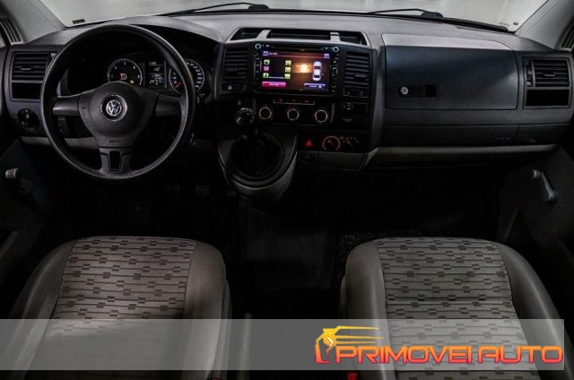 Volkswagen Caravelle 2.0 TDI 102CV PC Trendline usato a CASTELNUOVO RANGONE