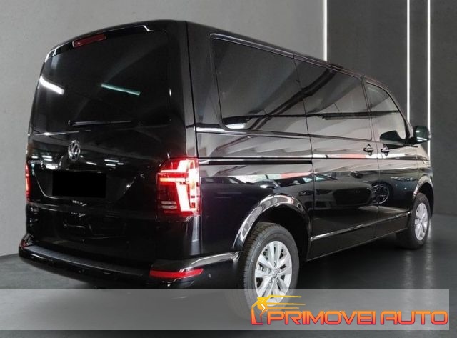 Volkswagen Caravelle 2.0 TDI 150CV DSG Comfortline, del 2023, 3.600 km, in vendita a Castelnuovo Rangone (MO)