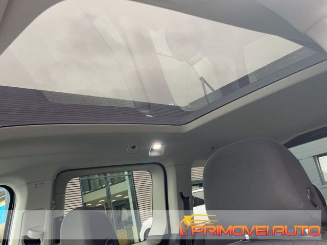 Volkswagen Caddy 2.0 TDI 122 CV DSG Dark Label usato a CASTELNUOVO RANGONE