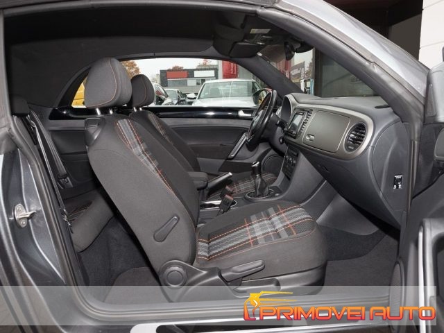 Volkswagen Maggiolino Cabrio 1.2 TSI Design BlueMotion Technology - foto 2 di 4