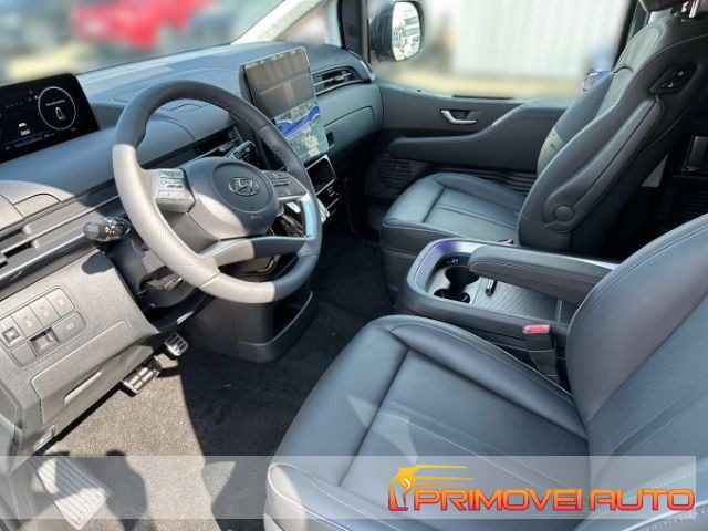 Hyundai STARIA 2.2 AT 2WD 7 posti Signature - foto 2 di 4