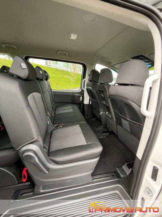 Hyundai STARIA 2.2 AT 4WD TREND - foto 2 di 4