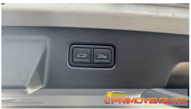 Hyundai STARIA 2.2 AT 2WD 9 posti Trend, del 2024, 5.000 km, in vendita a Castelnuovo Rangone (MO)