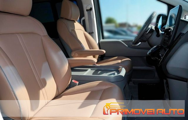 Hyundai STARIA 2.2 AT Signature 4WD DAB - foto 2 di 4