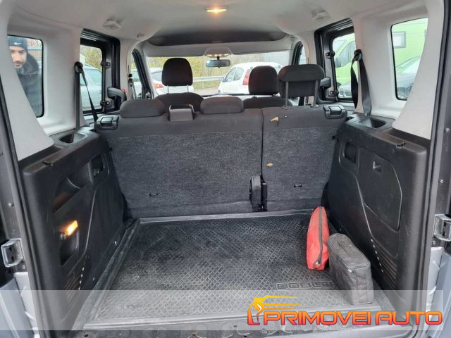 Fiat Doblo Doblò 1.4 16V Active, del 2011, 103.800 km, in vendita a Castelnuovo Rangone (MO)