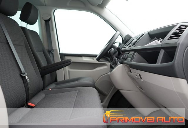 Volkswagen Caravelle 2.0 TDI 150CV DSG Trendline usato a CASTELNUOVO RANGONE