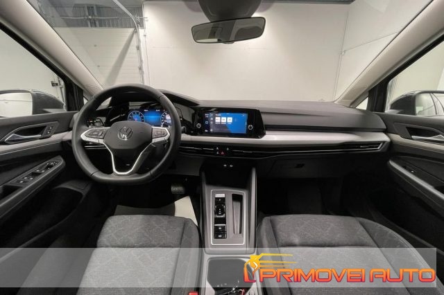 Volkswagen Golf 1.0 eTSI EVO DSG Life nuovo a CASTELNUOVO RANGONE
