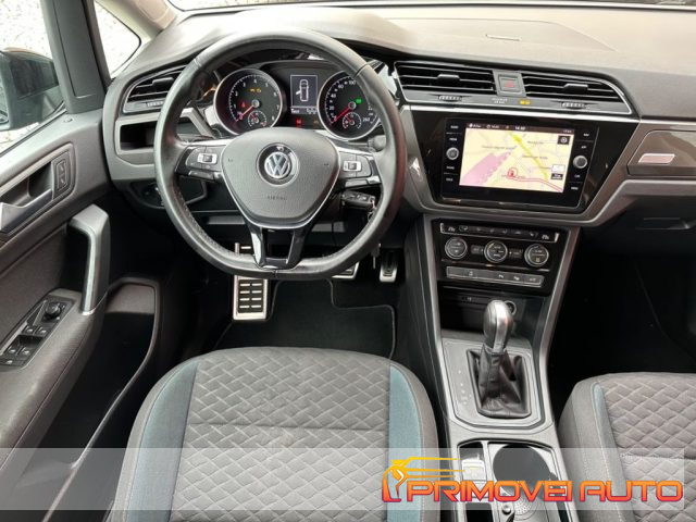 Volkswagen Touran 1.5 TSI DSG R-LINE usato a CASTELNUOVO RANGONE