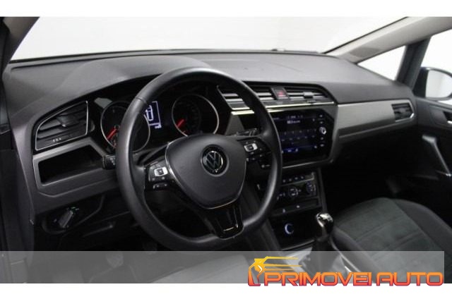 Volkswagen Touran 2.0 TDI 115 CV SCR Business BlueMotion Technology usato a CASTELNUOVO RANGONE