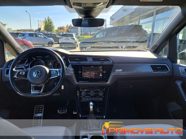 Volkswagen Touran 1.5 TSI ACT DSG R-LINE usato a CASTELNUOVO RANGONE