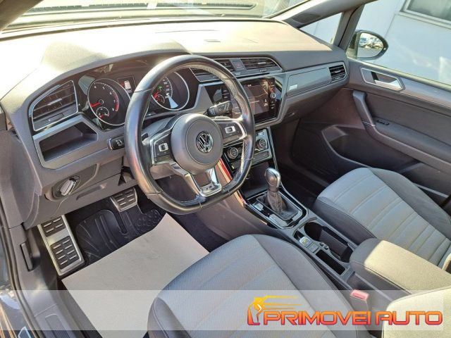 Volkswagen Touran 1.5 TSI ACT DSG R-LINE - foto 2 di 4