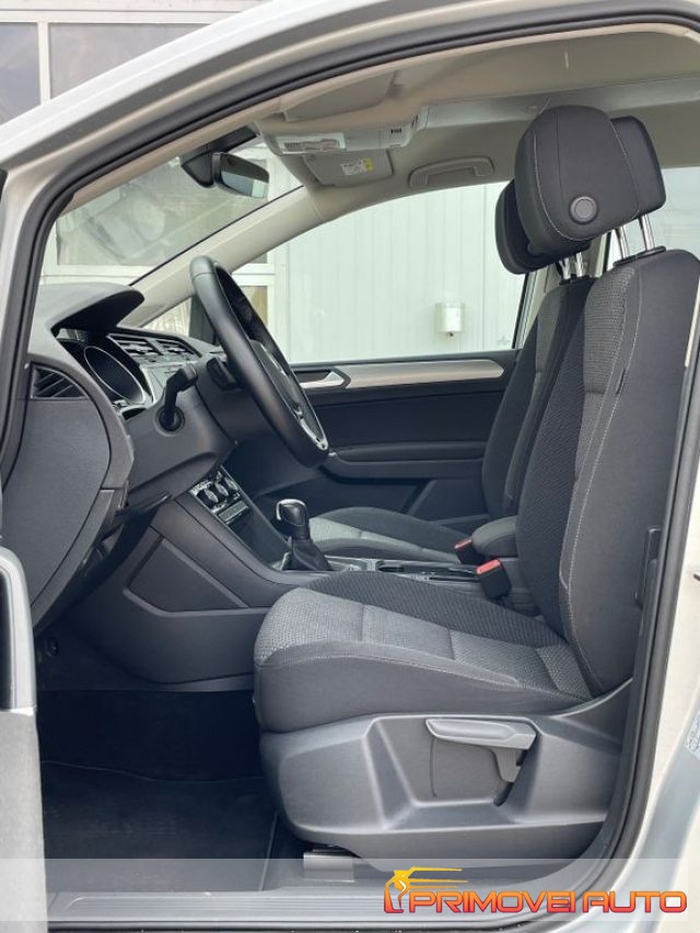 Volkswagen Touran 1.5 TSI DSG comfortline BlueMotion Technology usato a CASTELNUOVO RANGONE