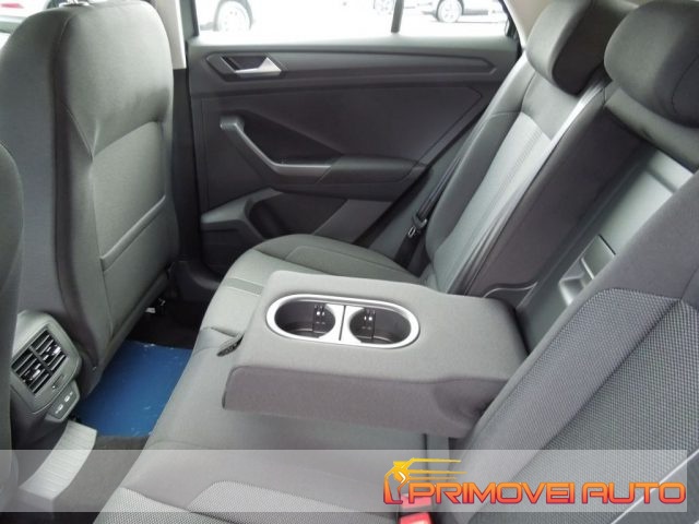 Volkswagen T-Roc 1.0 TSI Life - foto 3 di 4