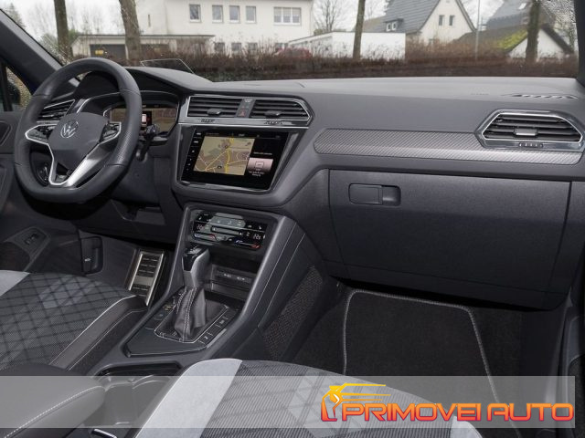 Volkswagen Tiguan 1.5 TSI 150 CV DSG ACT R-Line usato a CASTELNUOVO RANGONE