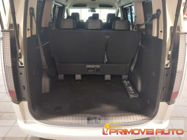 Hyundai STARIA 2.2 MT 2WD - foto 3 di 4