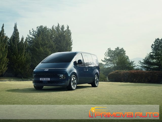 Hyundai STARIA 2.2 MT 2WD - foto 2 di 4