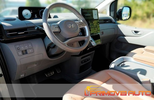 Hyundai STARIA 2.2 AT AWD 7 posti Luxury - foto 3 di 4
