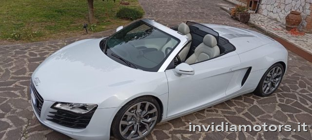 Audi R8 Spyder 4.2 V8 FSI quattro R tronic - foto 2 di 4