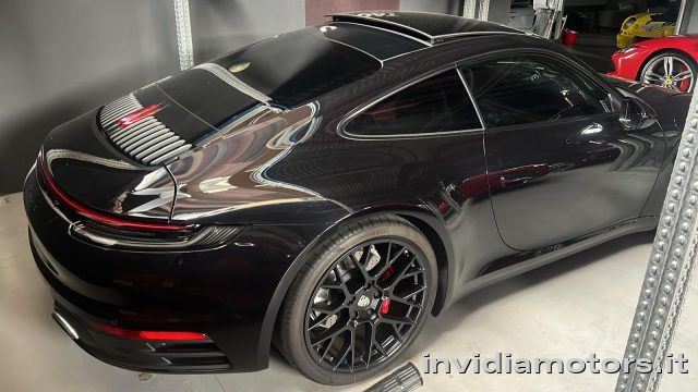 Porsche 992 911 Carrera 4S - foto 2 di 4