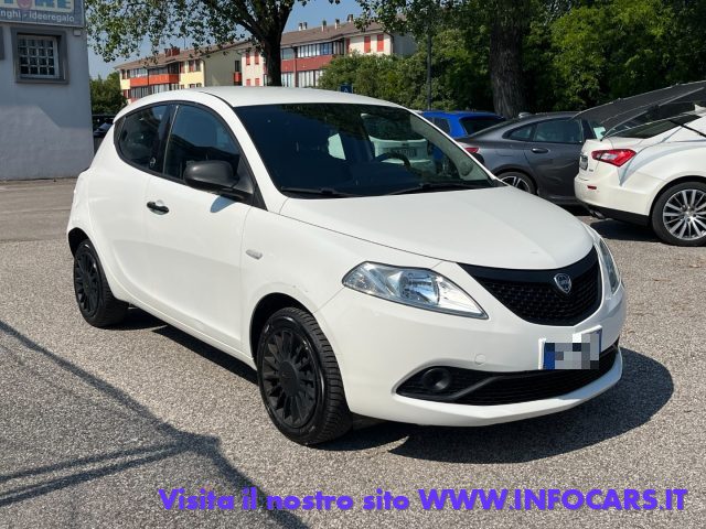 Lancia Ypsilon 1.0 FireFly 5p S&S Hybrid Ecochic Silver PROMO usato a ESTE